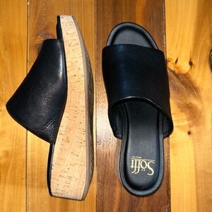Söftt platform sandals: black, size 6, and new